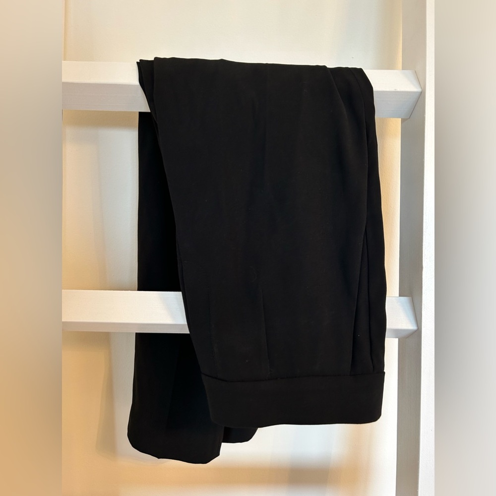 Black Aritzia trousers. Size 4